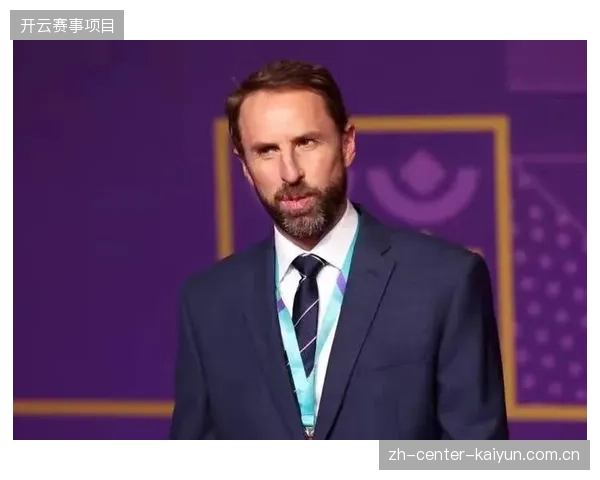 索斯盖特或利用凯恩的回撤能力,为萨卡和福登等边锋创造前插的战术空间 索斯盖特或利用凯恩的回撤能力,为萨卡和福登等边锋创造前插的战术空间